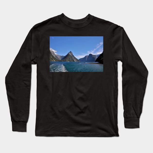 Nouvelle Zélande -  Milford Sound Long Sleeve T-Shirt by franck380